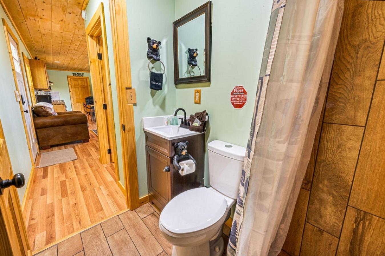 Brand New Tiny Cabin! A Bearly Adventure Sevierville Bagian luar foto