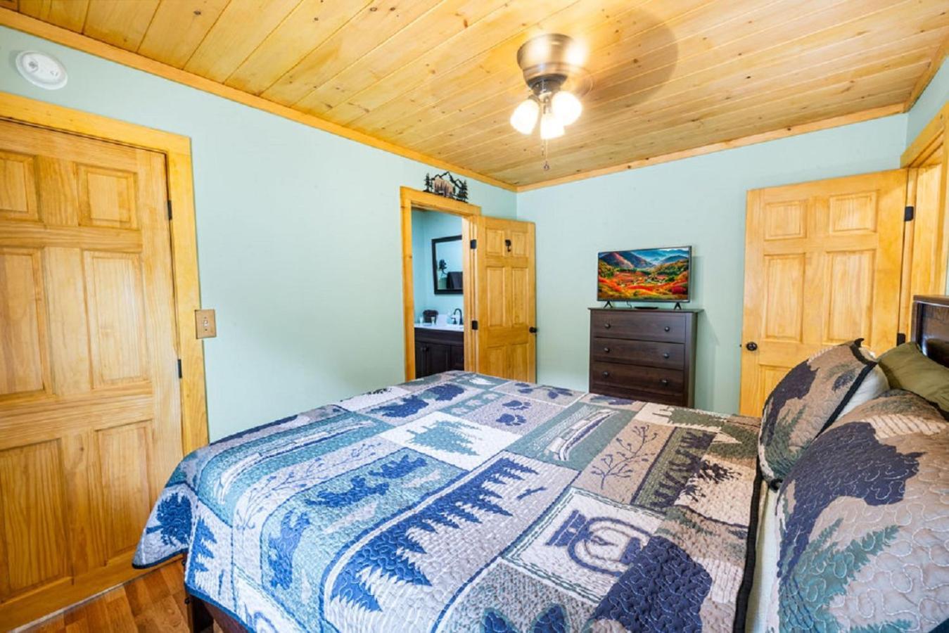Brand New Tiny Cabin! A Bearly Adventure Sevierville Bagian luar foto