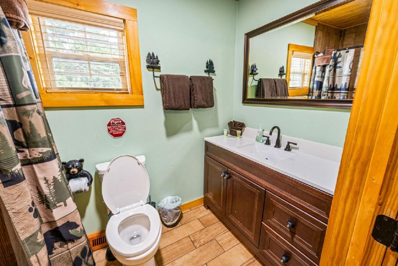 Brand New Tiny Cabin! A Bearly Adventure Sevierville Bagian luar foto