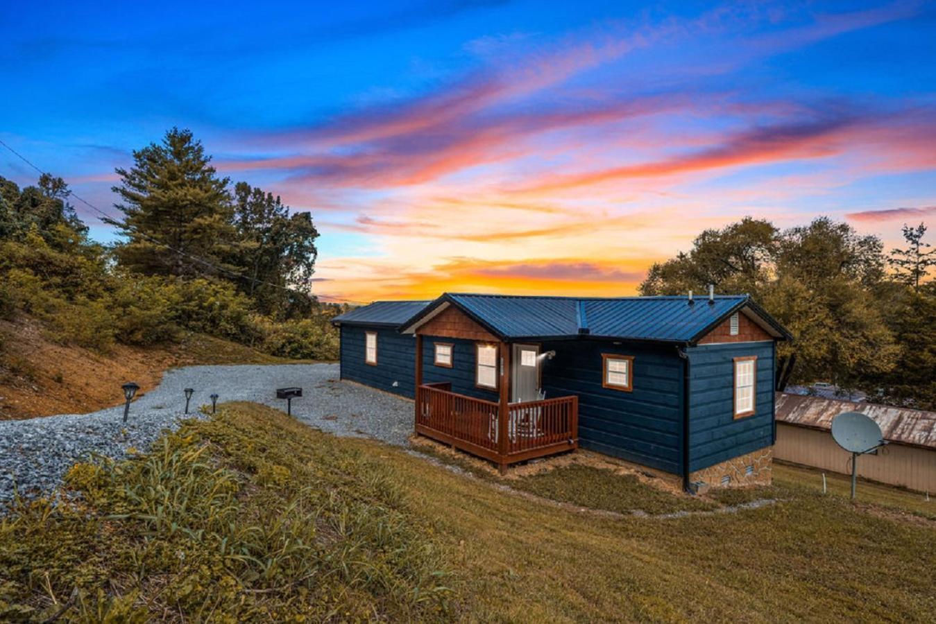 Brand New Tiny Cabin! A Bearly Adventure Sevierville Bagian luar foto