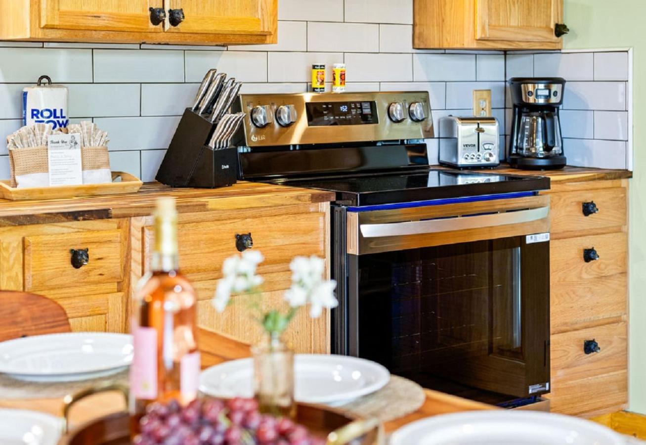 Brand New Tiny Cabin! A Bearly Adventure Sevierville Bagian luar foto