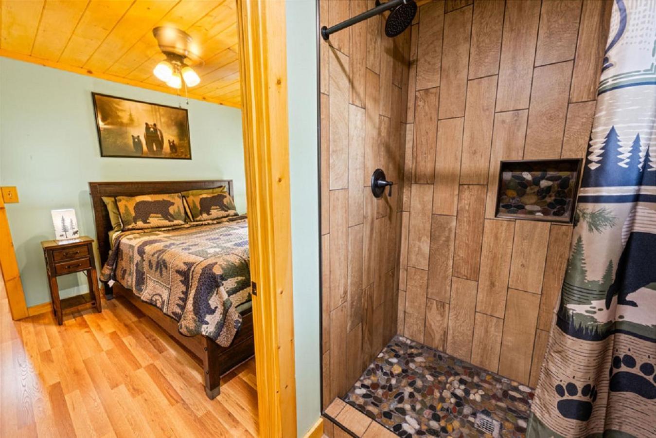 Brand New Tiny Cabin! A Bearly Adventure Sevierville Bagian luar foto
